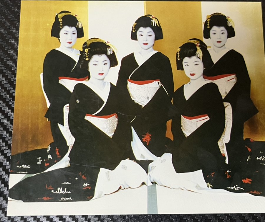 芸妓衆 金屏風前の集合写真